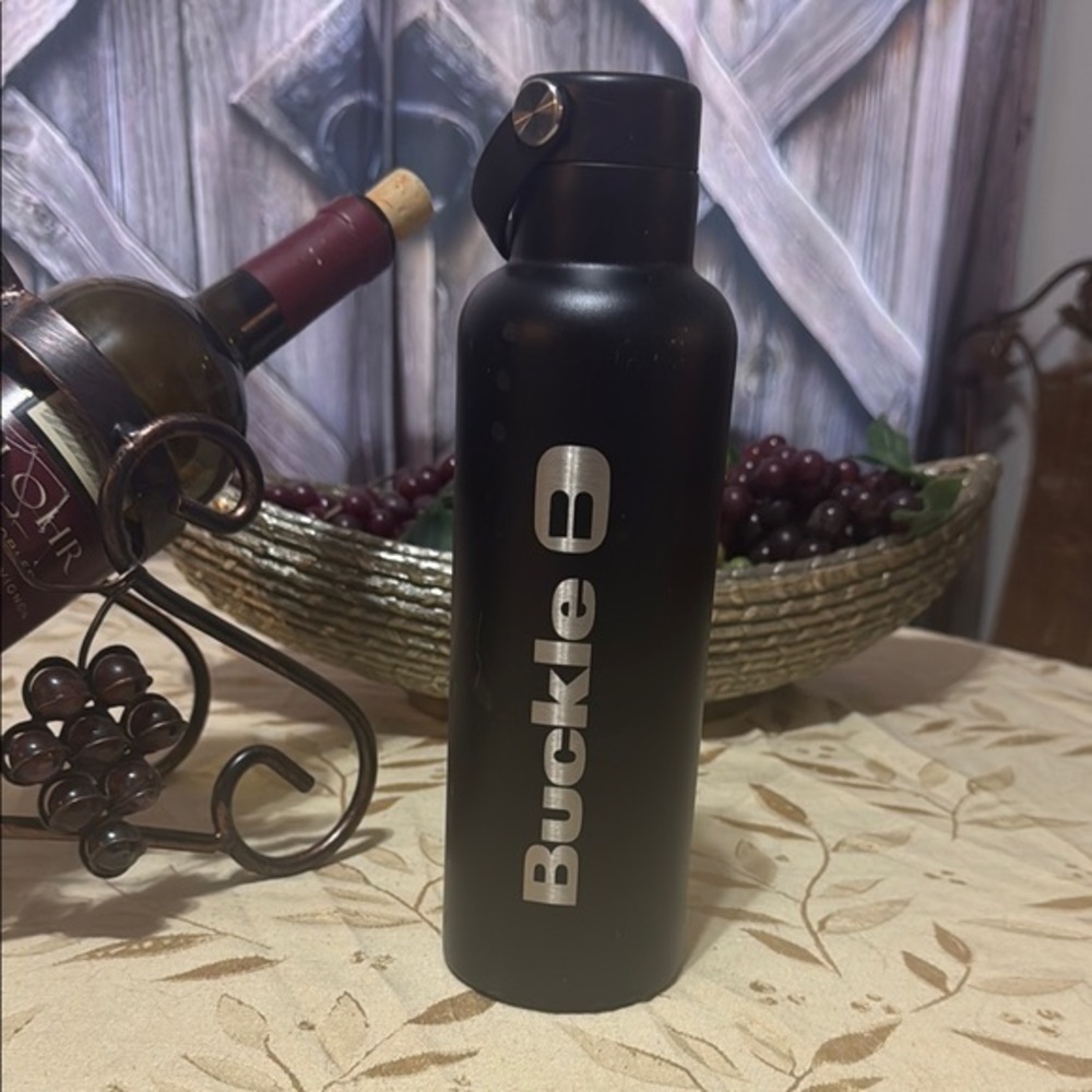 Hydro Flask Water Bottle 24 oz stainless steel water bottle